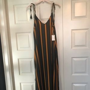 NWT Forever 21 Spaghetti Strap Stripe Maxi Sz S